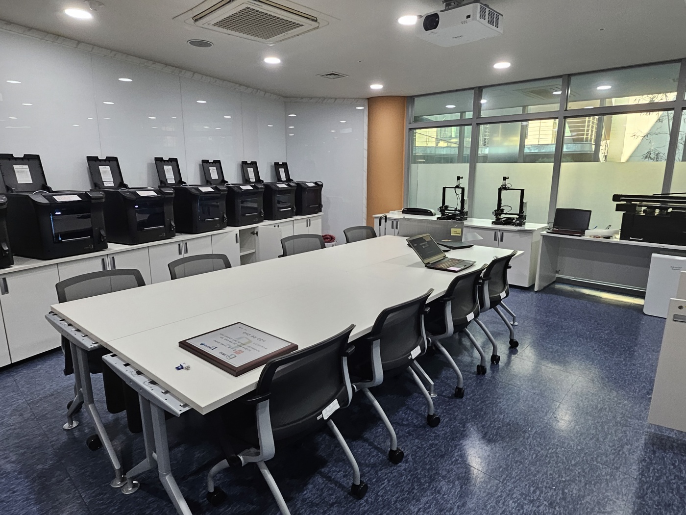 메이커스원 장비교육실